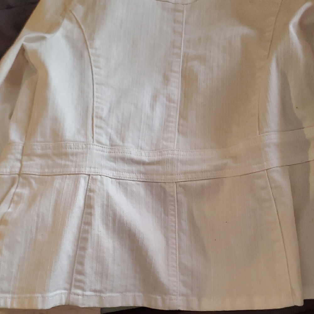 White Button-Up Jacket - Picture 8 of 9